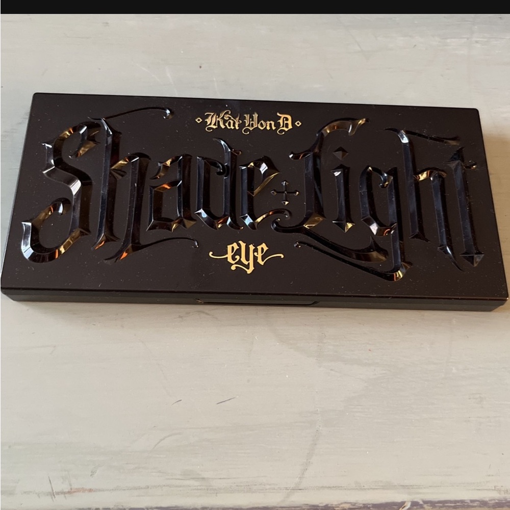 Kat Von D eyeshadow palette